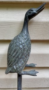 lot 195 image: Owl and Duck Yard Decor