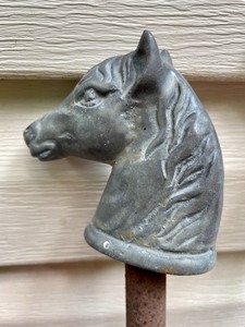 lot 196 image: Metal Stake Yard Decor