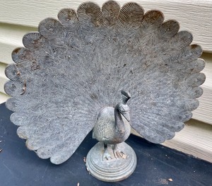 lot 184 image: Vintage Metal Bird Figurines