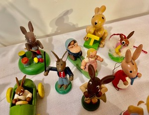 lot 212 image: Collectible Bunny Figurines