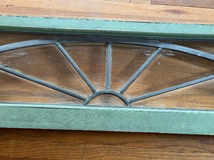 lot 133 image: Beautiful Transom Leaded Beveled Window