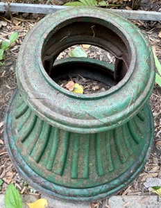lot 219 image: Cast Iron Planter Pedestal