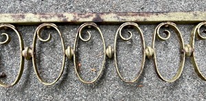 lot 226 image: Ornate Metal Yard Decor