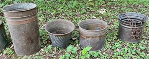 lot 250 image: Metal Planter Grouping