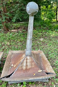 lot 253 image: Two Vintage Metal Items