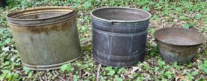 lot 262 image: 6 Metal Planters