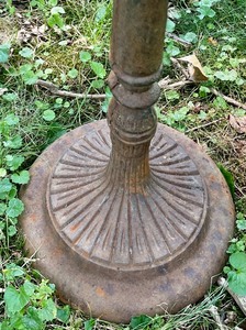 lot 268 image: Metal Bird Feeder