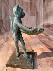 lot 281 image: Vintage Monkey  Statue w Shell Dish