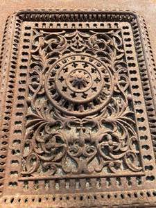lot 290 image: Victorian Metal Fireplace Insert