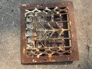 lot 306 image: Vintage Rusty Floor Vent
