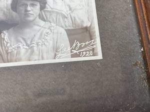lot 318 image: 1920 High School Graduation Photograph