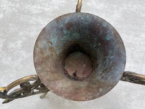 lot 406 image: Vintage Metal Plant Holder