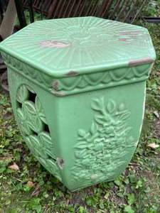 lot 418 image: Large Ceramic Plant Stand