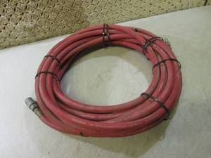lot 8 image: (BSB) Good Year 38 250 PSI Air Ho...