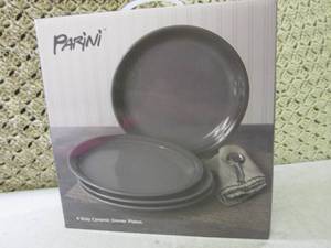 lot 32 image: (CS) Parini 4 Gray Ceramic Dinner P...