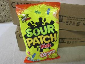 lot 259 image: (C-1) 24 Bags Sour Patch Kids Extre...