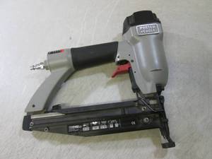 lot 104 image: (RM3) Porter Cable Finish Nailer...