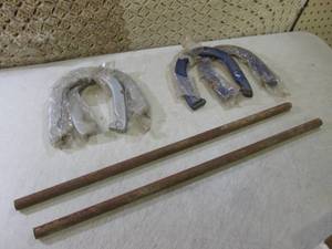 lot 115 image: (CS) Horse Shoe Set ...