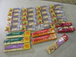 lot 122 image: (B-1) Assorted Cracker and Cheese S...