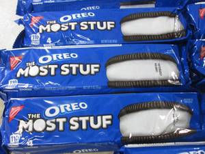 lot 131 image: (C-2) 20 Packs of Oreo The Most Stu...