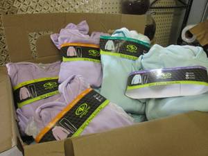 lot 154 image: (A-4) Large Box Full of Assorted Si...