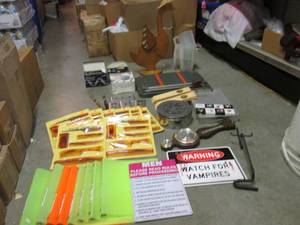 lot 175 image: (RM5) Large Lot of Misc See All Pho...
