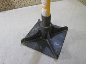 lot 186 image: (EC1) Yardworks 8 Tamper ...