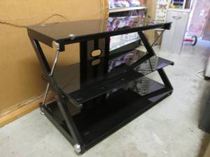 lot 193 image: (FS) Black Glass TV Stand 39 W x 2...
