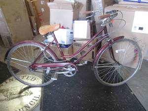 lot 199 image: (CLR) Vintage Huffy Regatta Premium...