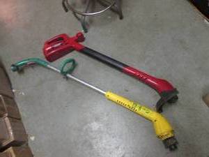 lot 219 image: (CLR) Weed Eater Electric Trimmer W...