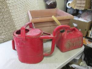 lot 222 image: (D-1T) Large Planter, 12 Qt Radiato...