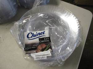 75 Chinet Clear Plastic Plates ret...
