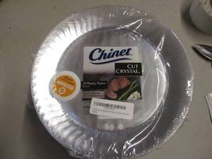 75 Chinet Clear Plastic Plates ret...