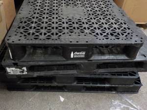 4 Plastic Pallets...