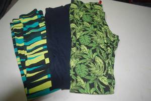 7 pair comfy pants size Medium...