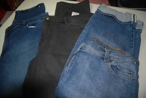 2 pants 1 capri size 20...