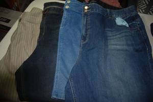 3 capri and a skirt size 28...