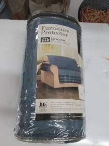 lot 57 image: Furniture protector, slate blue lov...