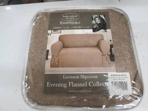 lot 62 image: Kathy Ireland home essentials loves...