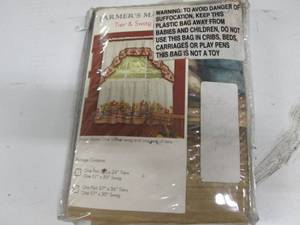 lot 70 image: Farmers Market Tier and Swag , 1 p...