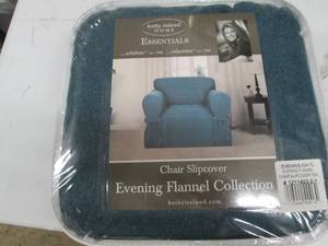 lot 81 image: Kathy Ireland home essentials chair...