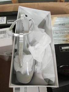 lot 128 image: 13 brand new pairs of womens shoes,...