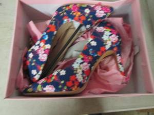 lot 131 image: size 10 penny loves kenny floral pu...