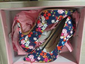 lot 138 image: size 10 penny loves kenny floral pu...