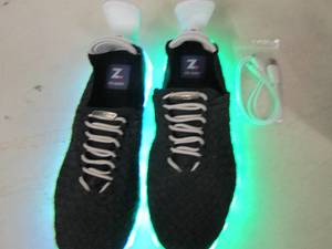 lot 152 image: Zee Alexis Light up chargable shoes...
