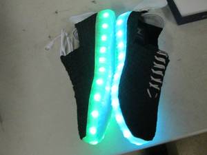lot 158 image: Zee Alexis Light up chargable shoes...