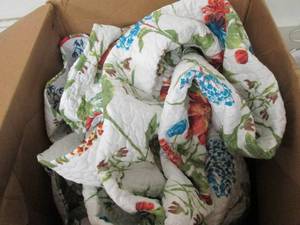 lot 192 image: floral print king bed spread...
