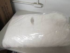 lot 200 image: Angelica off white king size bed sp...