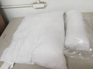 lot 201 image: 2 standard pillows...