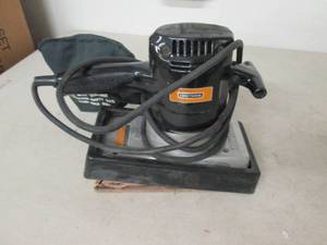 lot 226 image: craftsman sander powers on ...